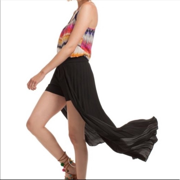 Trina Turk size 12 Korte dressy shorts with pleated semi sheer train - Picture 3 of 4